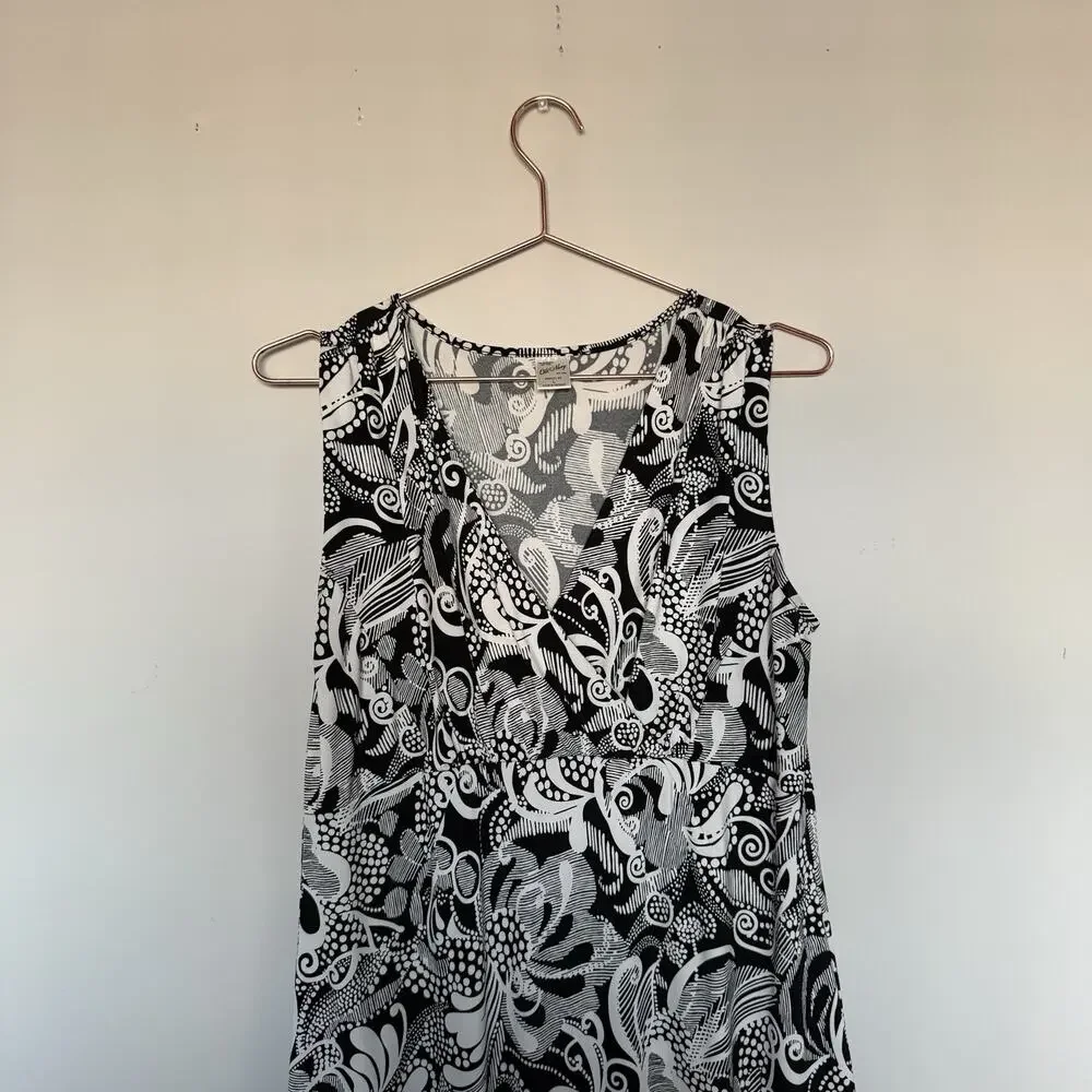 Old Navy Black and White Midi Dress - Picture 2 of 6